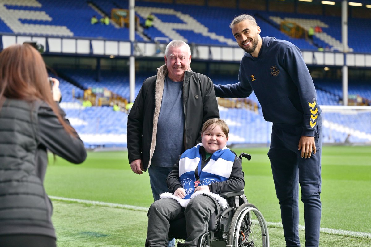 👋 Meet Dexter, an avid Evertonian who attends #PLKicks after school football sessions with Everton in the Community at @KingsHawthornes.

💙Dexter lives with muscular dystrophy disease and is dependant on using a wheelchair. He constantly shows resilience, bravery and confidence…