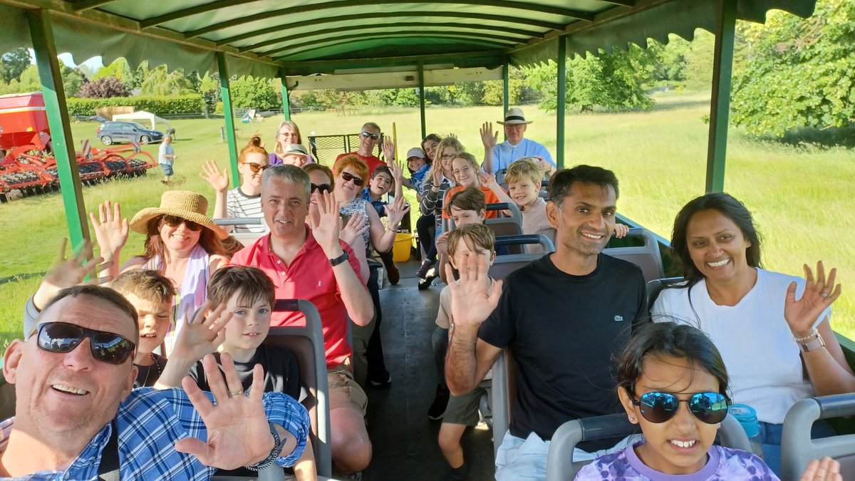 Thank you to OFS host farmer Johnny Wake
@CourteenhallEst
who spoke in today's
@RoyalAgSociety
webinar on: 👉the social side of sustainability  📷how
@OpenFarmSunday
is a great way to engage local communities Inspired? Register for #OFS24: farmsunday.org #FREEresources