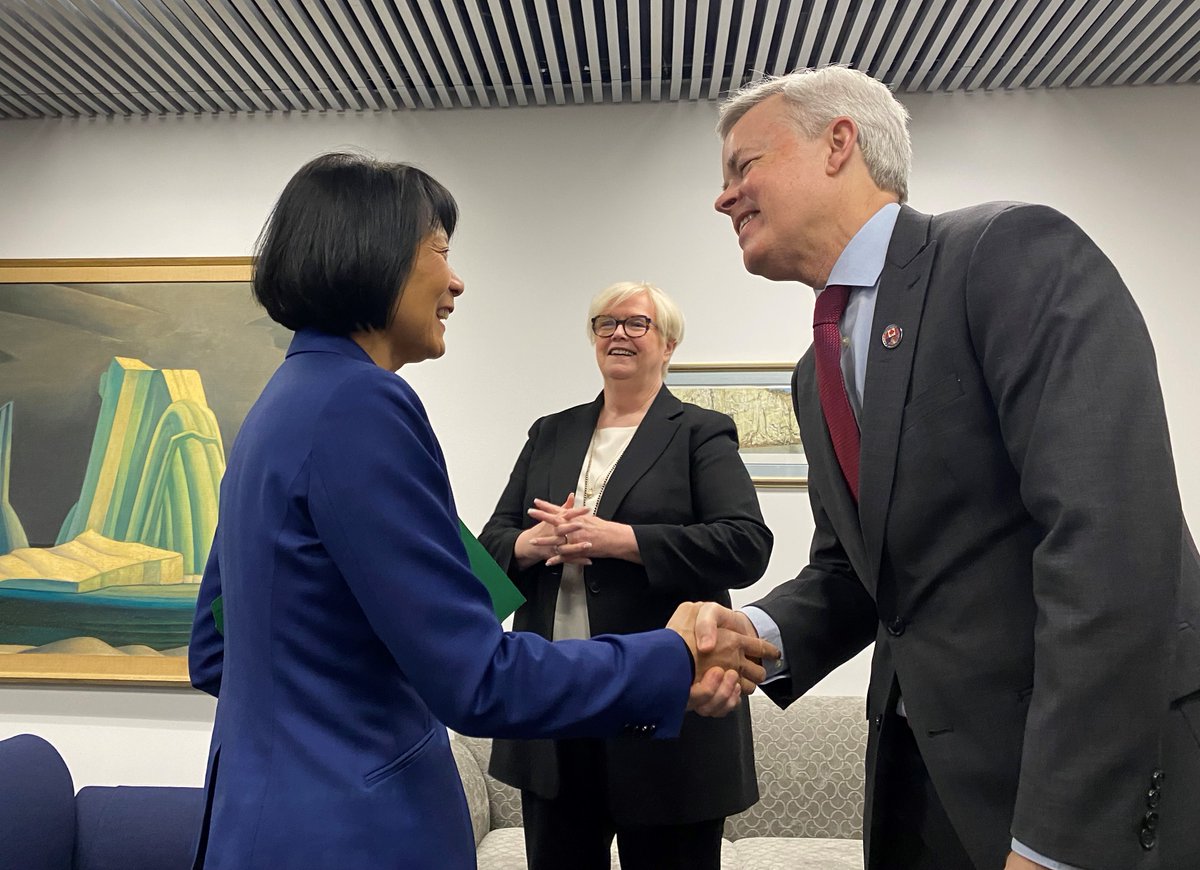 Toronto is a vibrant multicultural city. In a recent meeting at City Hall, CG Hunt and @MayorOliviaChow talked about the @cityoftoronto's development plans and discussed opportunities for collaboration 🇺🇸🇨🇦