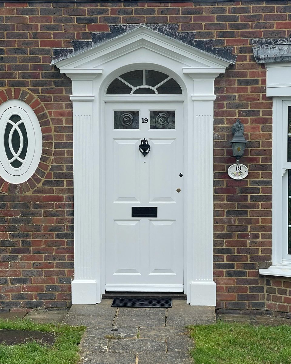 From flaky to smooth, The Brush Brothers (IG: thebrushbrothers1) did a fantastic job on this door using our Wood Repair Filler. 🤩