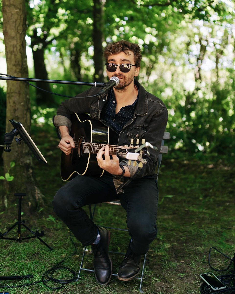 royalcrescent's tweet photo. Spring Bank Holiday Garden Party at The Royal Crescent🌿Celebrate the May Day Bank Holiday in our secluded gardens; an afternoon for the whole family that includes Full Afternoon Tea, lawn games and acoustic live music by Leigh Coleman

Book at https://t.co/0BZQ6Mmp0m  #bathevent https://t.co/HxfxBdHzlM