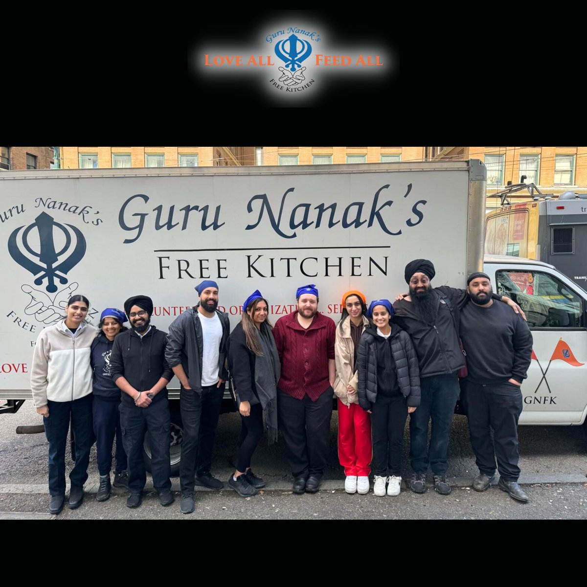 Weekly weekend #langar #seva from April 20th & 21st. Downtown Eastside Langar Seva sponsored by the Toor Family & @SurreyGurdwara.

Volunteer at gnfk.org

#gnfkCanada #gnfkvancouver #gurunanak #gurunanakdevji #downtowneastside #downtownvancouver #loveallfeedall