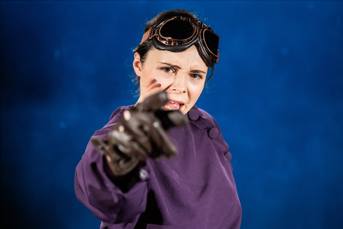 Curtain_CallRev's tweet photo. 🎭NEWS🎭 - ‘What’s Next?’ by @MiddleWeightTC to open at the @OldJointStock on the 17th May before heading to @Everymanchelt and the @hopemilltheatre 
📸 Jack Boskett
🎟️ https://t.co/ripd18VDOJ https://t.co/9brbHZJfiI