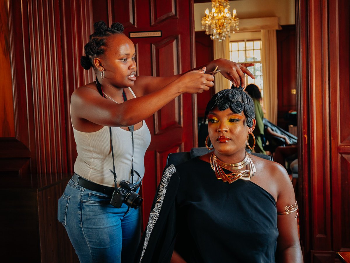 sofiyanzau_'s tweet photo. In all things, always trust the process...BTS from #Mwanake visualizer shoot...#GeithiaMundu video from the #KikuyuHouse EP is also out.
Keep streaming on https://t.co/N2Nscxwg0i https://t.co/8qGF44b4eB