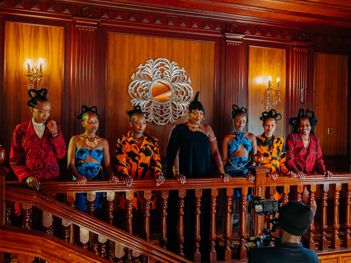 sofiyanzau_'s tweet photo. In all things, always trust the process...BTS from #Mwanake visualizer shoot...#GeithiaMundu video from the #KikuyuHouse EP is also out.
Keep streaming on https://t.co/N2Nscxwg0i https://t.co/8qGF44b4eB