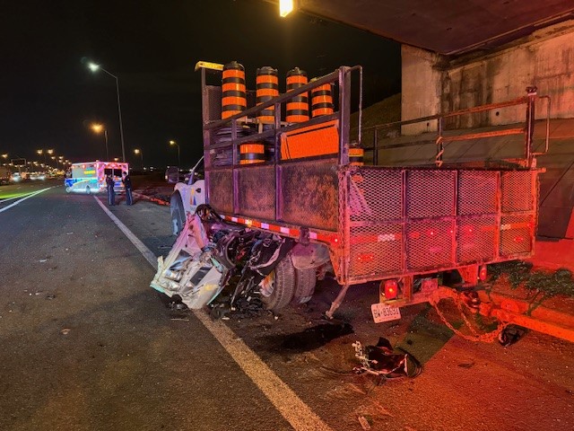 The driver of this car side swiped an operational road maintenance truck with its lights flashing on #Hwy401/Dixie Rd. April 10. 
#MississaugaOPP charged the driver who had been drinking with dangerous driving, fail to remain, and drug possession. #BeAlert ^ks