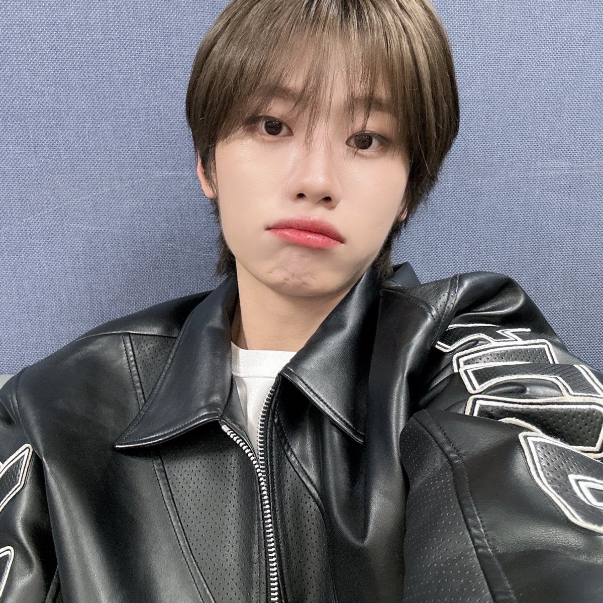 AIMERS_members's tweet photo. #요엘 

오늘 했던 일 중 제일 잘한거 : 에이밍 생각하기 ✌🏻🩷

#에이머스 #AIMERS #YOEL https://t.co/c9vzE2eo6q