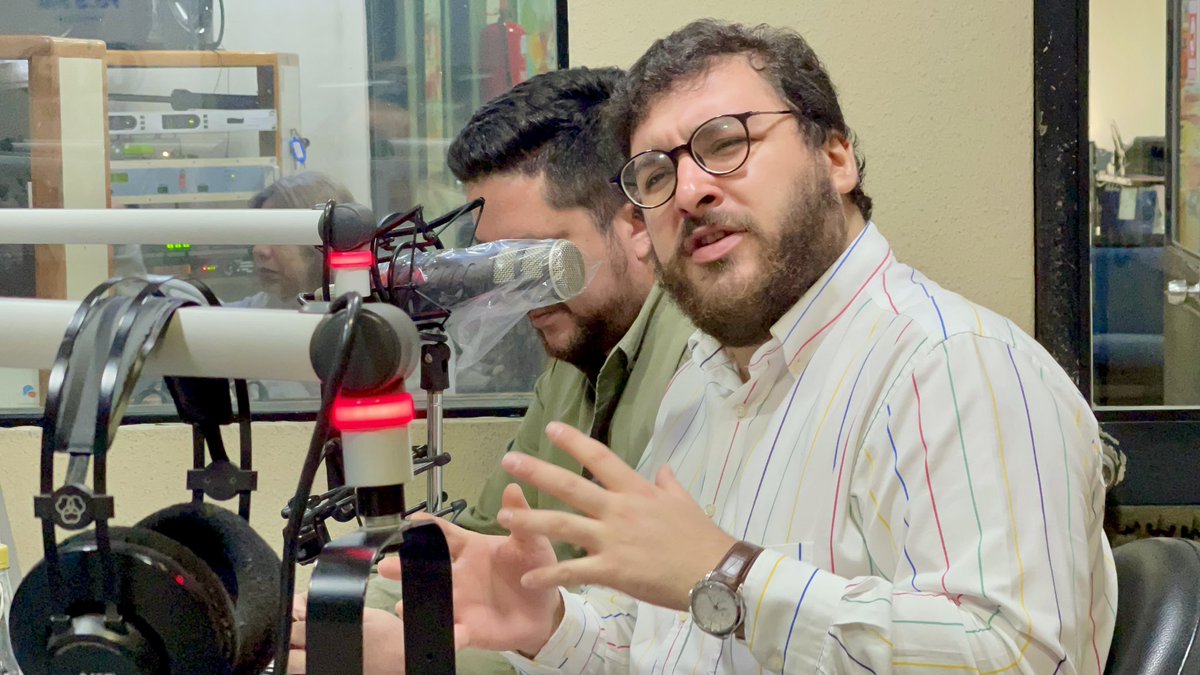goberguayasec's tweet photo. #GoberEnMedios 📻🎤| En entrevista por @RtpEcuador, el Gobernador Alberto Molina @AlbertoMolina46 compartió los avances en seguridad en Guayas. ¡Trabajo constante para una comunidad más segura!  #ElNuevoEcuador. https://t.co/s2r9HgMCrU