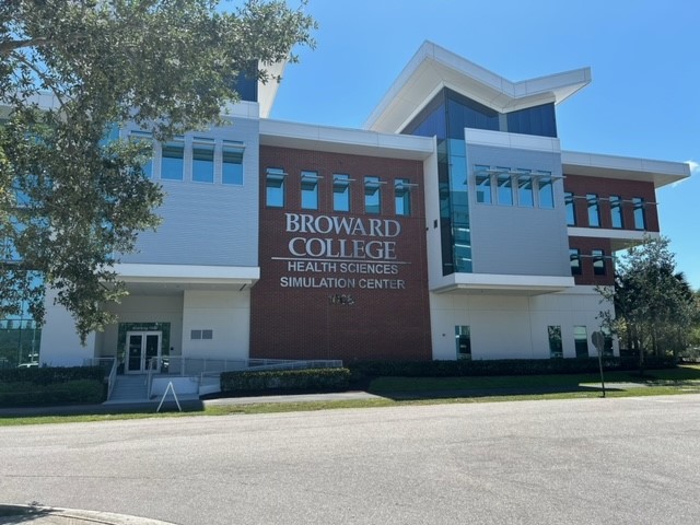 Last week, #DEA #OpEngageSouthFL Community Outreach Specialist joined South FL Opioid Alliance & Davie Fire Rescue to present on the dangers of illicit fentanyl & fake pills to the Broward College Medical Students Association. For more info, visit: dea.gov/onepill