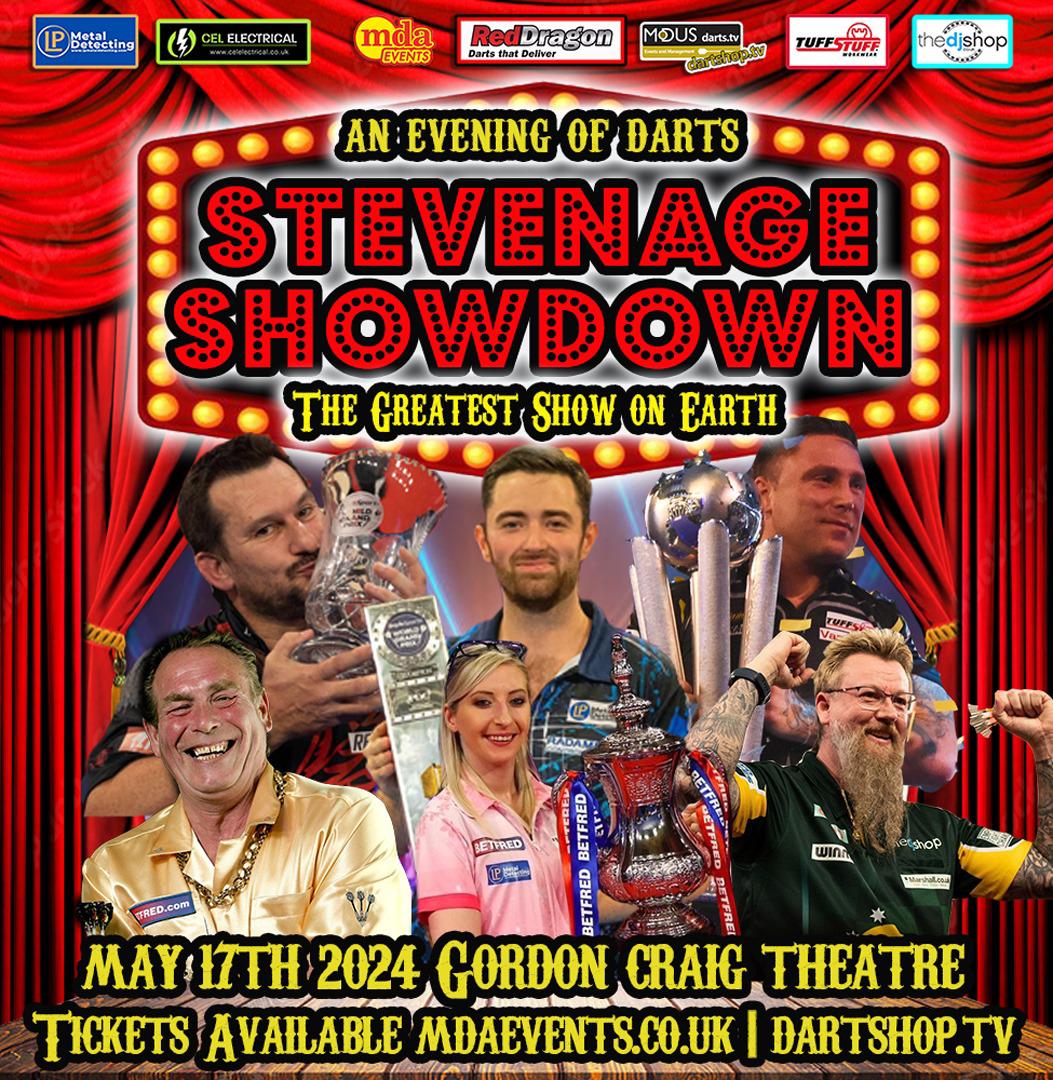 🎪 The Greatest Showdown 🎪 Only 3️⃣ tables left so this really is your last chance to book 🎟️ bit.ly/Stevenage24ds Glitz & Glamour at the Stevenage Showdown World Champion @lukeh180 @Gezzyprice @JonnyClay9 @SWhitlock180 @Fsherrock @BobbyGeorge180 @JarredCole180 🔥🔥