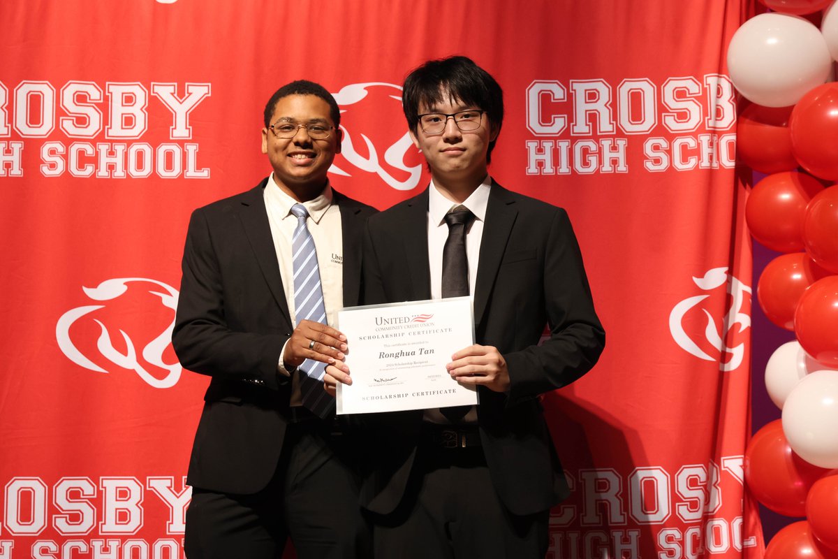 HONORS NIGHT PHOTOS! Check out 225 photos from last night's @CrosbyHigh Class of 2024 Honors Night. flickr.com/photos/1968971… Congrats again to all the scholarship recipients. #MovingForward