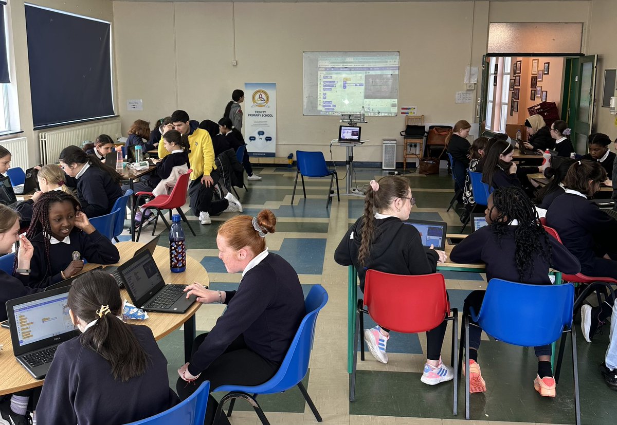 Another exciting day of coding with @tpstuam for #CSWeek @Oide_CompSci @OideTechinEd Thanks to the 5th class teachers & children for participating in our programme 🙏🏻Thks also to Samson @uniofgalway and Maxwell @Liberty_IT for helping deliver an enjoyable educational programme😄