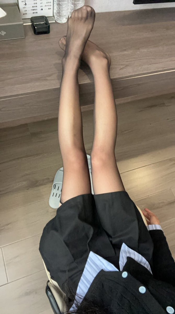 xiaoshi438854's tweet photo. #黑丝 #黑丝袜    #sm  等你回来  🥰 https://t.co/ASL7Qi32Xy