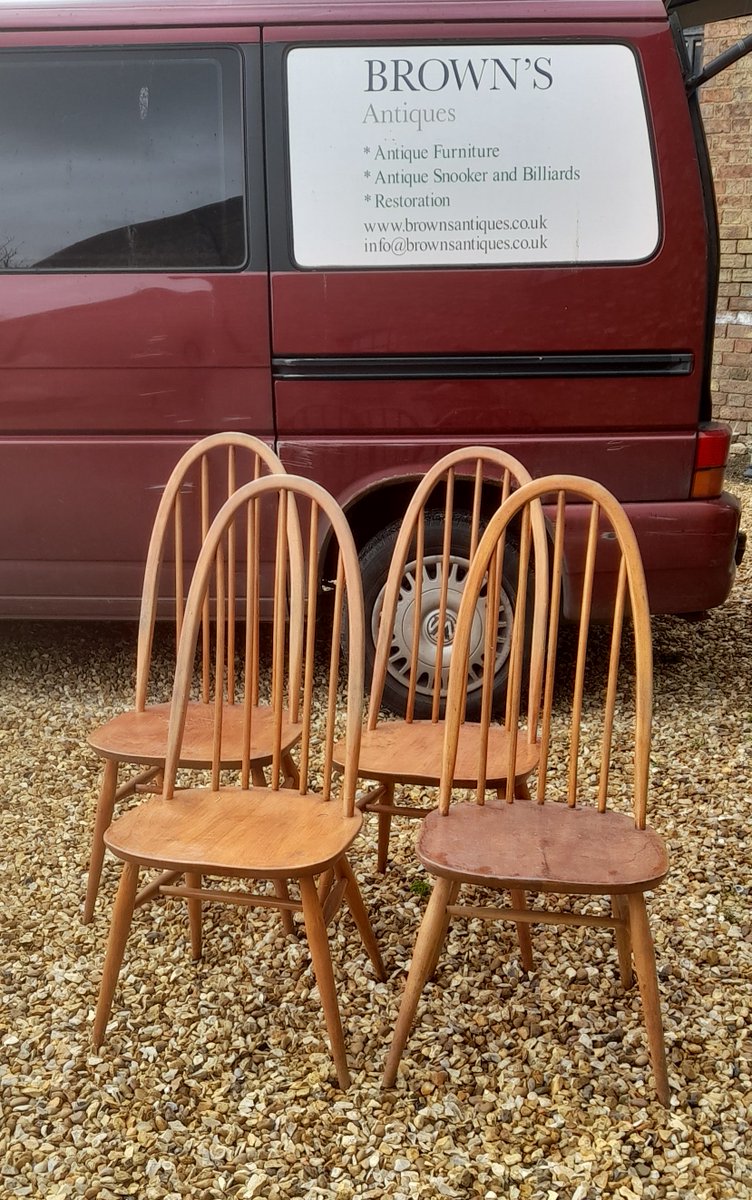 A lovely set of 4 Ercol Quaker dining chairs. Mid Century.

#1950s #midcentury #antique #interiordesign