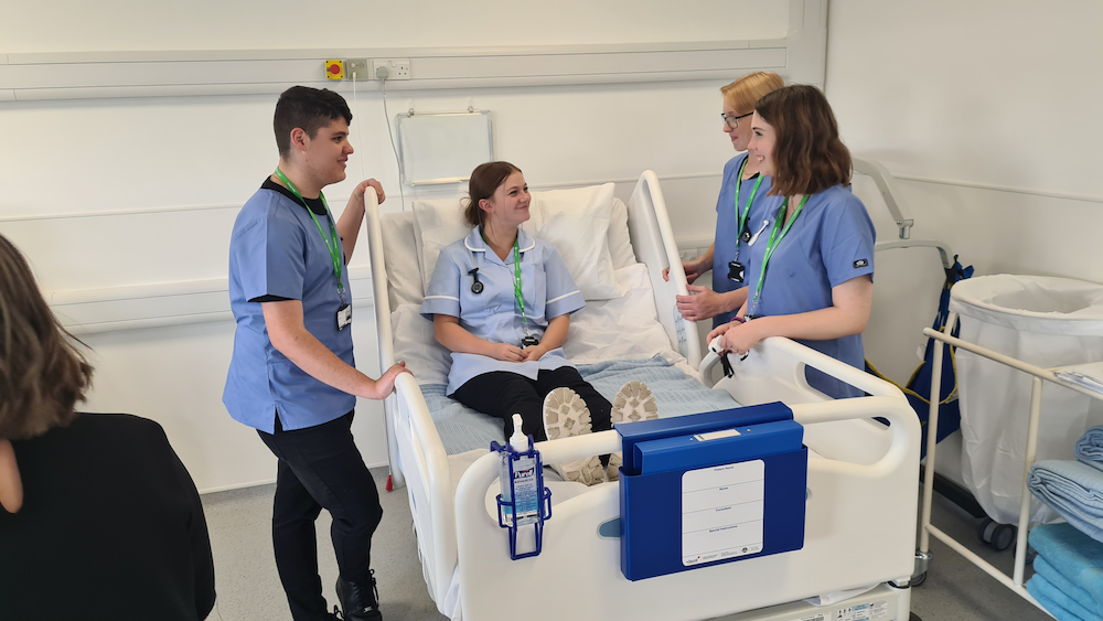 🗣️ 'I just wish T Levels had been around when I was their age, because I would’ve jumped at the chance.' Karen Beecroft outlines how the Health T Level is preparing @NewCollSwindon's students for a wide range of careers in the healthcare sector. bit.ly/449BKkC