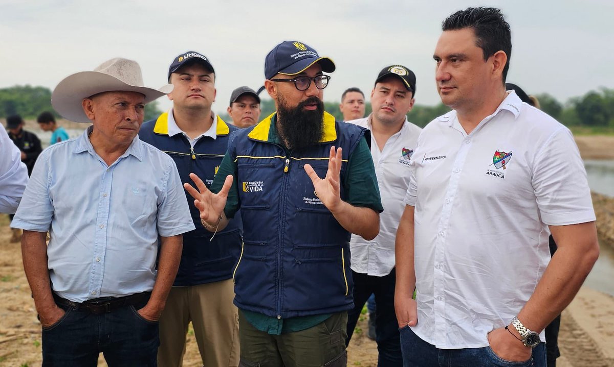 El director de la #UNGRD, @CarlosCarrilloA, estuvo en Arauca, para conocer el estatus de obras anunciadas, la inversión requerida y demás solicitudes de las administraciones departamental y municipales ⤵️ meridiano70.co/alerta-araucas…