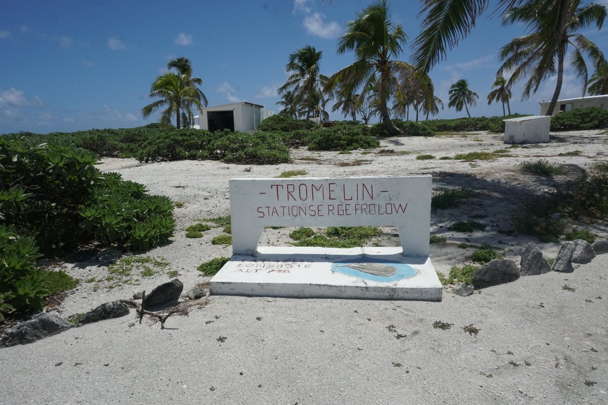 Il y a 70 ans, en mai 1954, une station météorologique permanente était implantée sur l'île #Tromelin, sous la responsabilité de l'ingénieur en chef de la météo Serge Frolow.