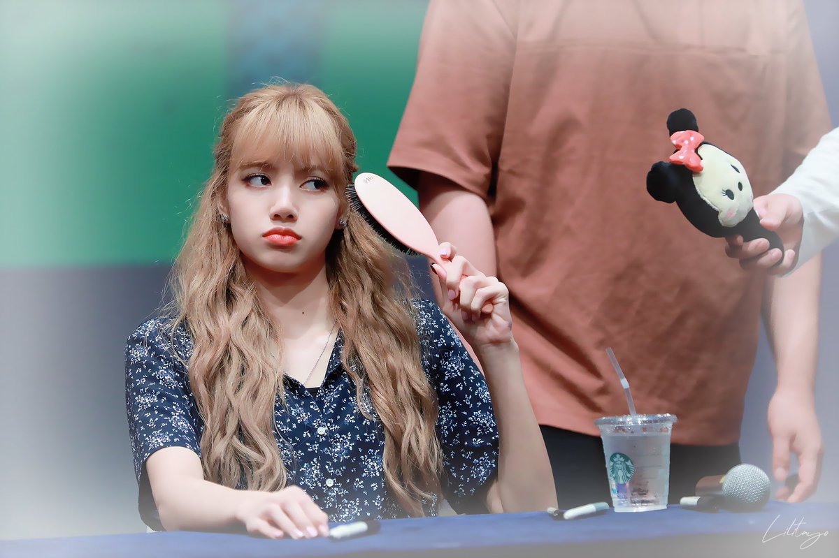 오늘 무엇을 하고 있는지 생각해 보세요?🥰
#블랙핑크 #리사 #BLACKPINK #LISA