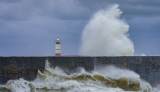 Using AI to predict the weather. AI can quickly and accurately predict the path and intensity of major storms, demonstrated by a new study from @UniRdg_Met, and its use could save forecasters time and money. Read more at rdg.ac/4aGZCi2