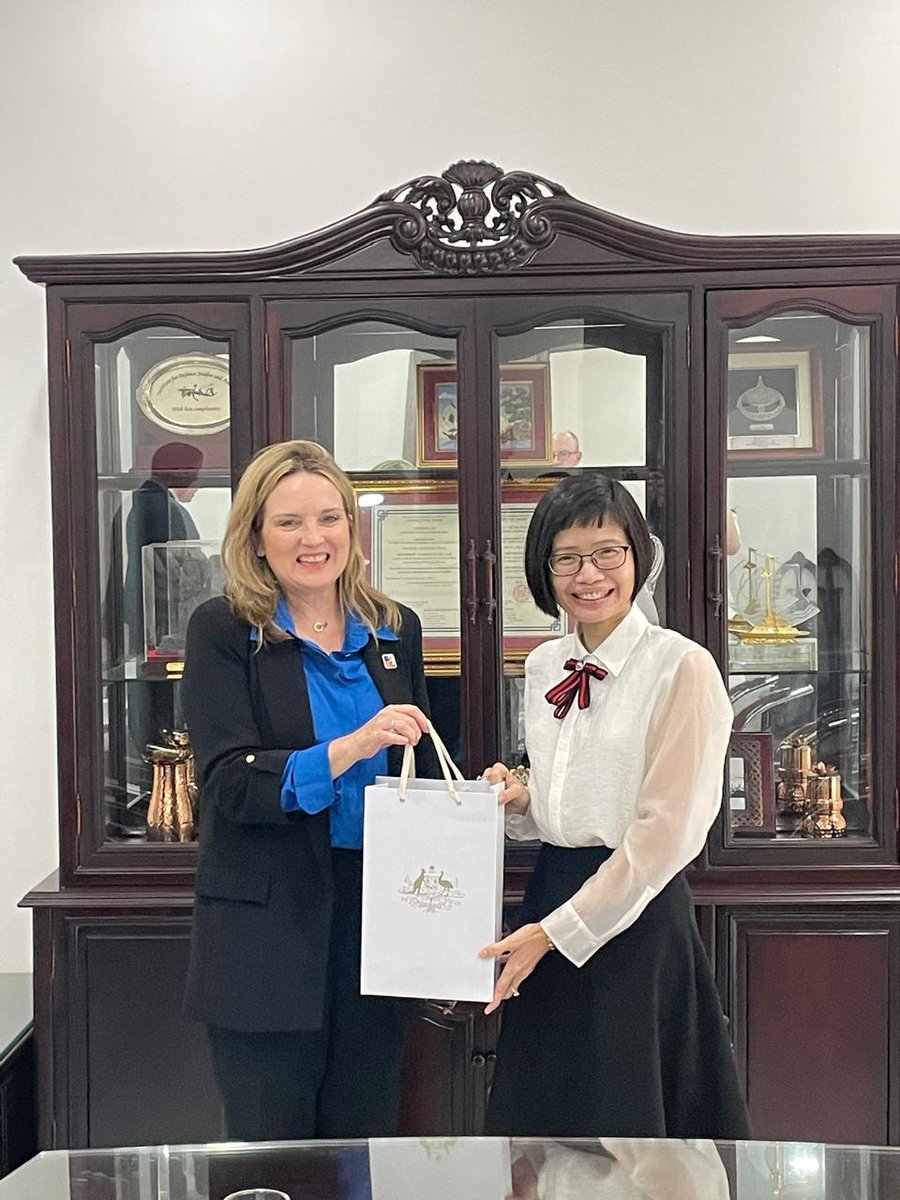Engaging discussions today with #Vietnam on Australia-@ASEAN cooperation and 🇻🇳’s #ASEAN priorities. Australia has worked in partnership with #ASEAN for 50 years and will continue to do so 🤝