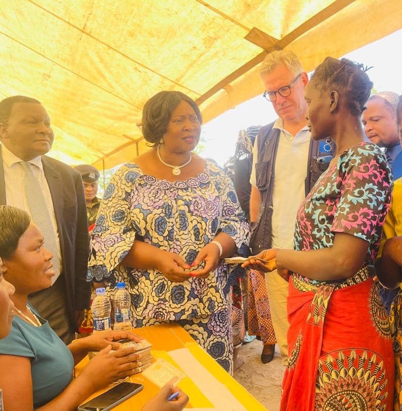 This morning I joined the Minister of Gender & Mwanza Central MP at the launch of EU’s support to the Lean Season Response, a consistent aspect of our partnership with govt. This year, EU support (K12bn) has reached approx 74,985 households with cash transfers across 6 districts.