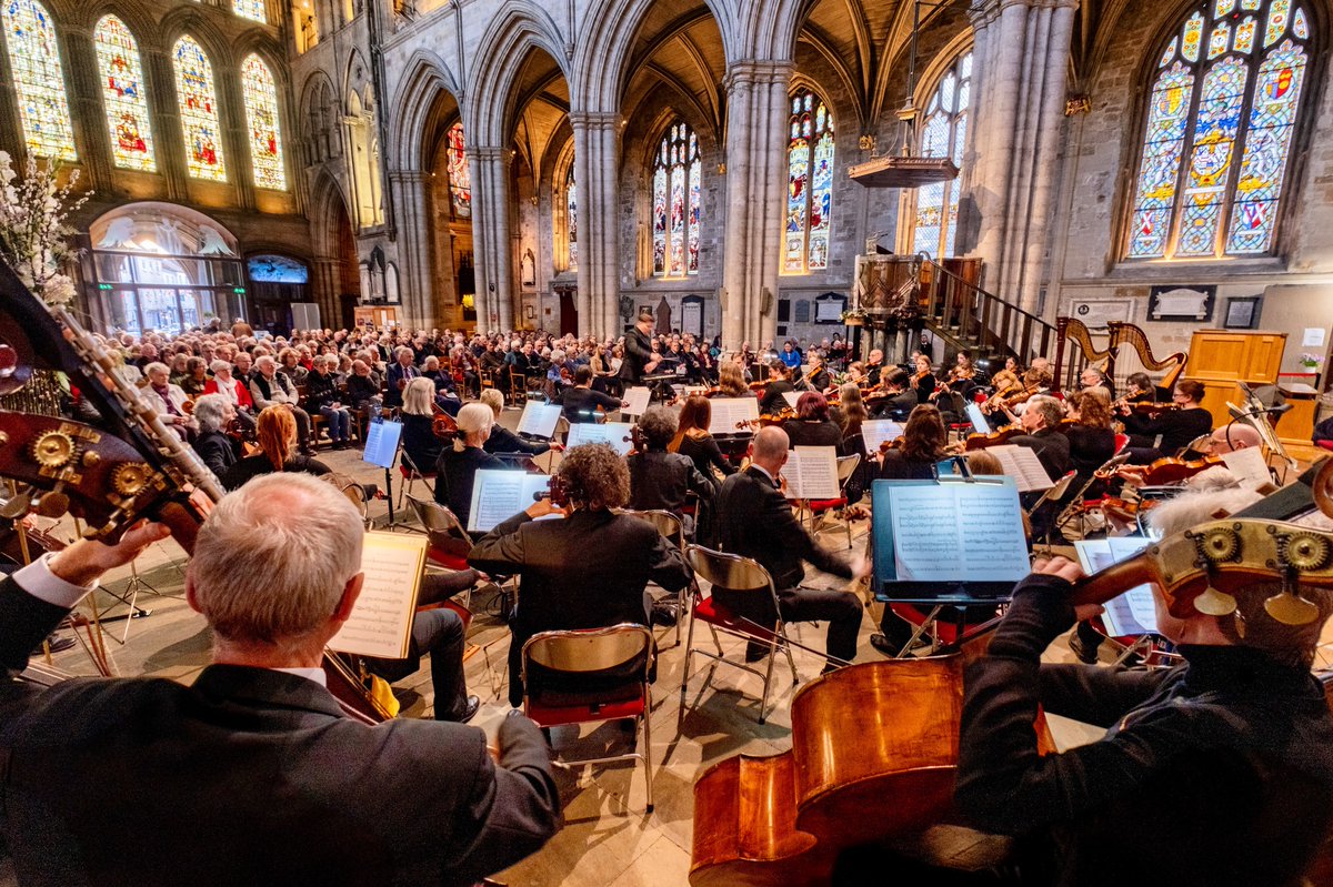 I jumped in to conduct Debussy’s spellbinding masterpiece La Mer in the underwater acoustics of Ripon Cathedral on Saturday, along with some Ravel (piano concerto in G with Roelof Temmingh 😍), Ysayë and Dukas. @stceciliaorchestra thanks for having me! Photo: Gerard Booth