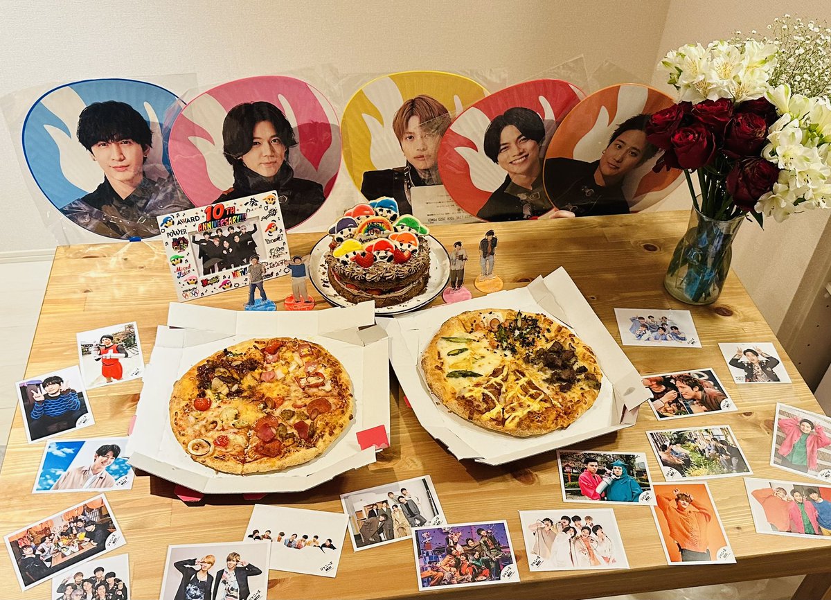 pr___ss526's tweet photo. 10周年おめでとう！！！
虹会待機！！！
ケーキ手作り頑張った🤣🤣

#WESTꓸ_10thAnniversary 
#WEST.虹会 
#WESTꓸ大忙しやDAY https://t.co/7b54JvIFIc