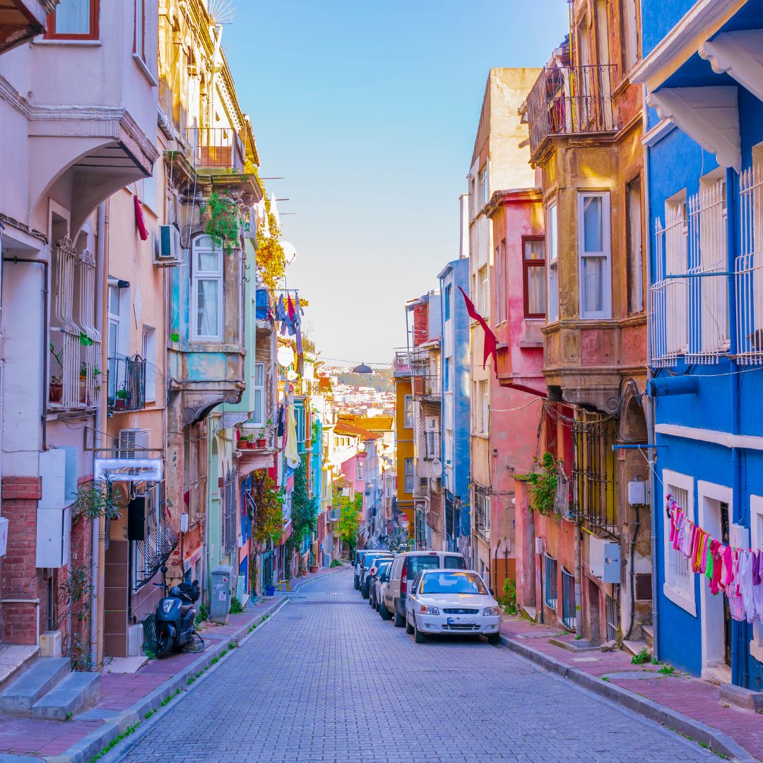 Experience the rich history and vibrant culture of Istanbul, Turkey, where East meets West in a unique fusion! bit.ly/2S2enDY #Istanbul #TurkeyTravel #Hoppa