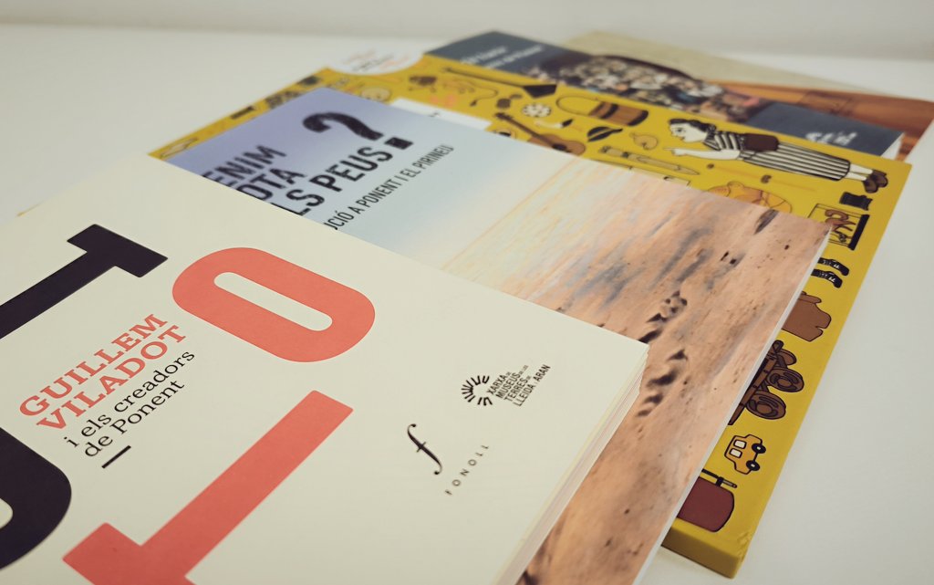 xmtlla's tweet photo. Feliç diada de Sant Jordi a tothom! 🌹🐉📖
Ets més de fòssils, art contemporani, bruixes o moda? 🦕🎨 🧙♀️👗
👉 Aquests són alguns dels temes sobre els quals hem fet recerca en els darrers anys, i a les publicacions que trobaràs als museus en pots veure els resultats 😊 https://t.co/LW39Qsq3Gq