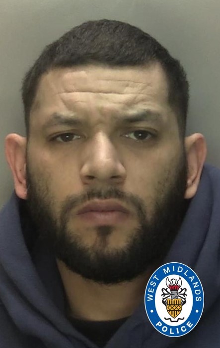 #WANTED | We’re appealing for your help to find Micah Williams. The 34-year-old from #Solihull is wanted on suspicion of kidnapping. If you see him call us on 999. You can also get in touch via Live Chat on our website.  Please quote crime reference 20/364224/24.