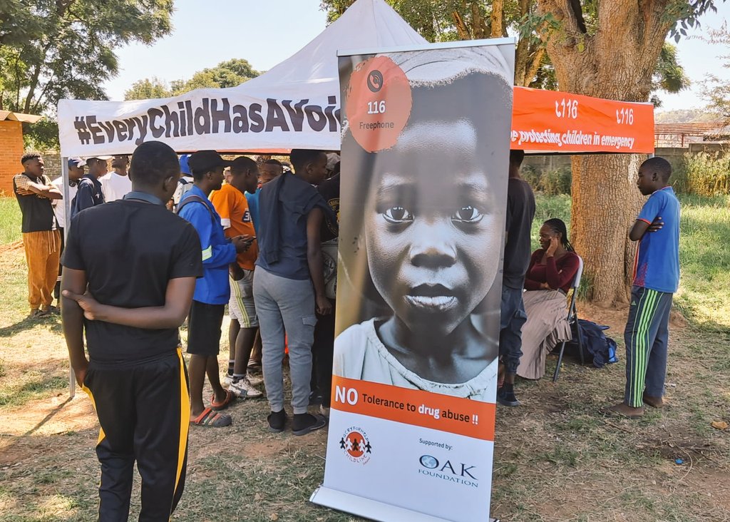 childlinezim's tweet photo. 🔴Team registration is currently taking place for a sports tournament in Dzivarasekwa, hosted by @childlinezim in partnership with @OakFoundation. The tournament aims to raise awareness on drug and substance abuse, child abuse, and reporting platforms.
#116freephone. https://t.co/DK4DfpDHvt