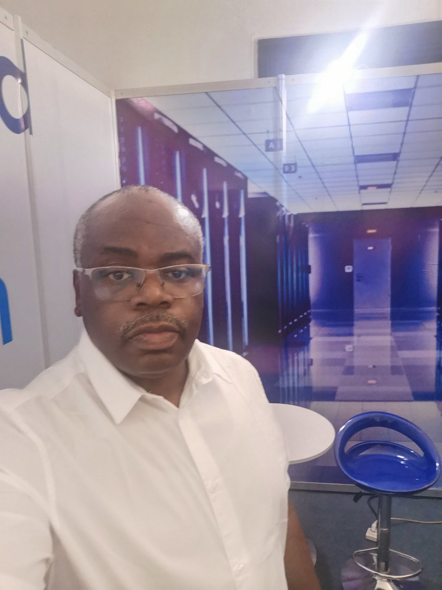 jeanfrancis's tweet photo. Le Salon Osiane s'ouvre ce mardi, 23 avril à Brazzaville, Retrouvez moi et toute l'équipe de @STDIGITAL_corp à ce grand rendez-vous du numérique de la sous-région Afrique centrale qui pour sa 8ème édition est baptisée « Kolonga » #afrique #numérique #Osiane #LeCloudAfricain https://t.co/miV7bikxdP