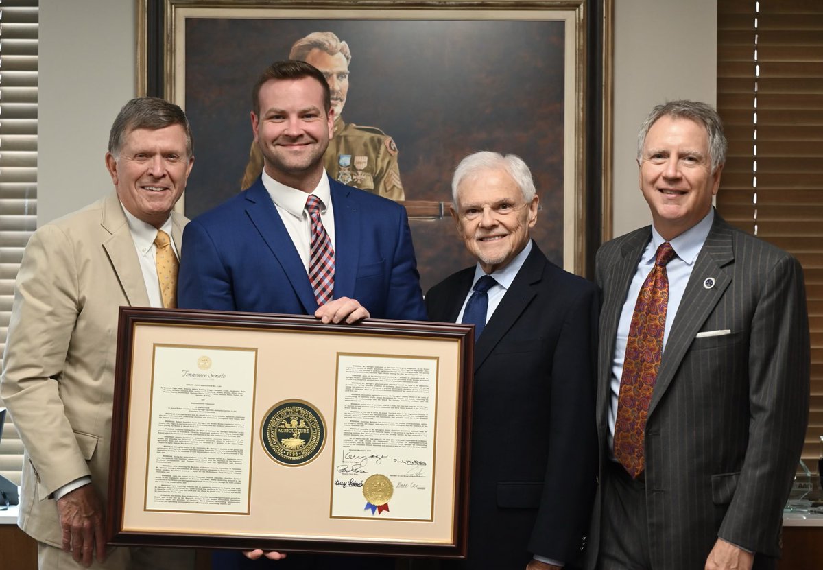 Surprised Jonathan Springer (which is hard to do) with a framed copy of the ⁦@tnsenate resolution thanking him for his Senate service. His former bosses ⁦@PaulRoseTN⁩ and ⁦@kerryeroberts⁩ Joined me for the presentation  ⁦@TNDeptofFandA⁩