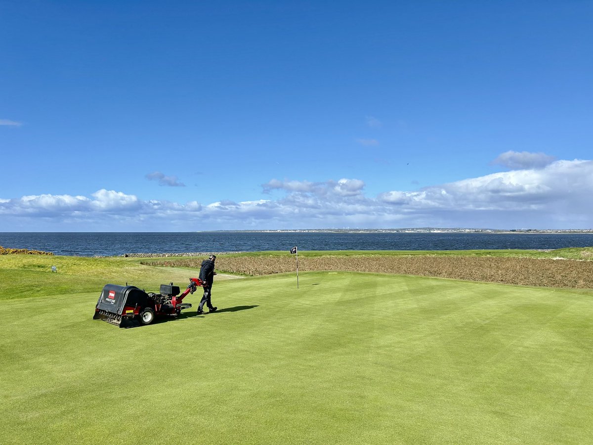Looking for 1 x Seasonal Greenkeeper 1 x Golf Course Mechanic To join our team Email cv to damien@galwaybaygolfresort.ie