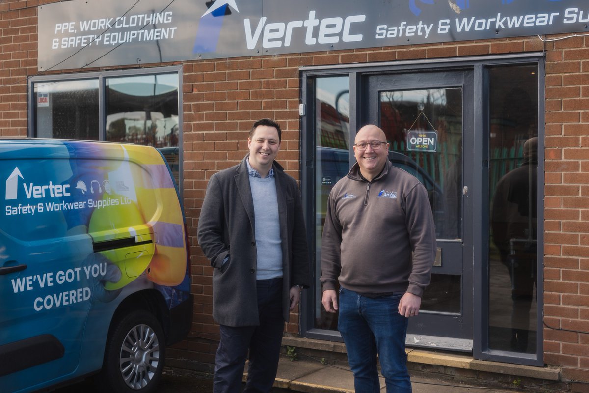 We were thrilled to welcome #TeesValley Mayor @BenHouchen to Vertec recently. We discussed opportunities in the region and enjoyed updating him on developments in our business. Thanks again for visiting us, Ben!

Photography: Daz Mack