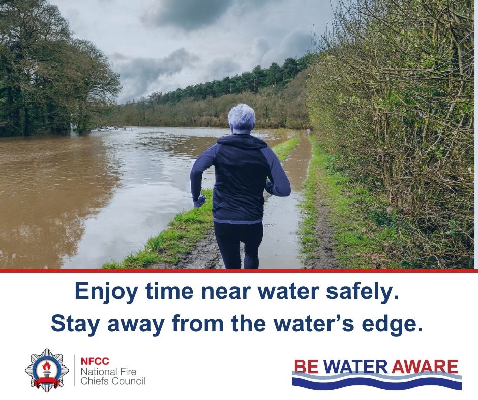 🏃‍♀️43% of accidental drownings on inland waterways are associated with walking or running (RLS, 2022). 

⚠️Take care near the water’s edge.  

For more tips visit▶️ bit.ly/3Qfcxzv  

#BeWaterAware #RespectTheWater #FloatToLive @NFCC_FireChiefs