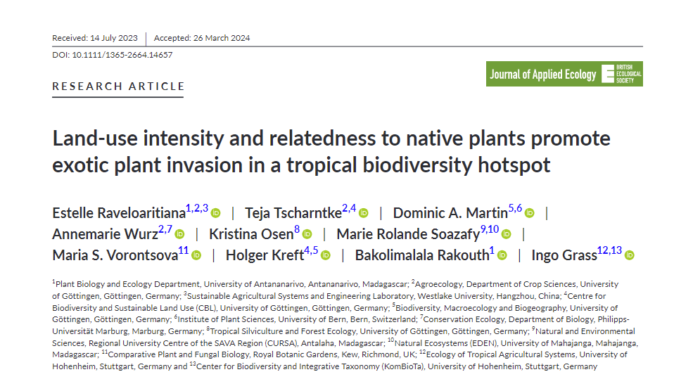 🚨New paper alert🚨 So thrilled that the last paper from my PhD is now published in @JAppliedEcology. Title: “Land-use intensity and relatedness to native plants promote exotic plant invasion in a tropical biodiversity hotspot” Full paper #OA👉 doi.org/10.1111/1365-2… 🧵 (1/7)