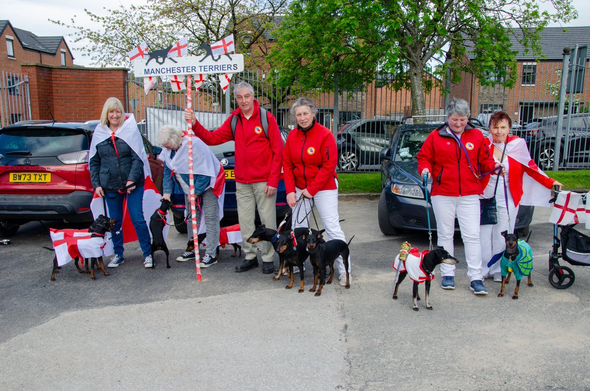 Happy St George's Day 🎉 🏴󠁧󠁢󠁥󠁮󠁧󠁿 Manchester had its parade on Sunday but to mark today, here's a few facts from @EnglishHeritage about the patron saint of England orlo.uk/Who_was_St_Geo…