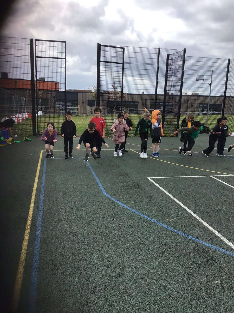GRPAPlane's tweet photo. Plane class have enjoyed their PE lesson on athletics. We learned about the techniques in jumping using arms to propel us to go further! #GreenRidgeR2 #Athletic #Fitness https://t.co/mYJmJUmQUv