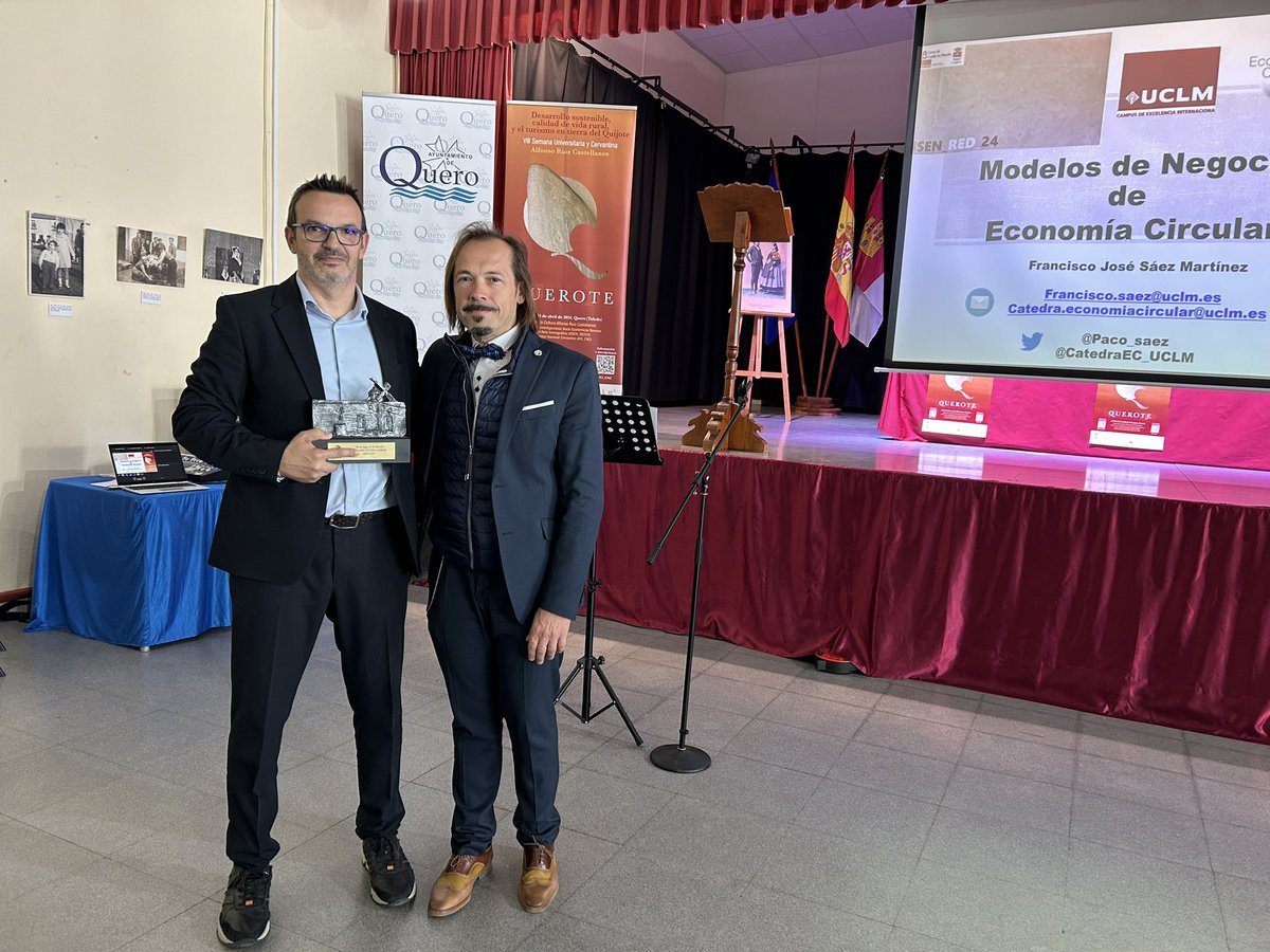 Paco_saez's tweet photo. Ha sido un placer hablar en #Querote sobre modelos de negocio en #EconomíaCircular y “regalar” 😜 630€. Gracias a @VictorRaulLR @ftaadcee_ab  @CatedraEC_UCLM https://t.co/CWHL9sZp1O
