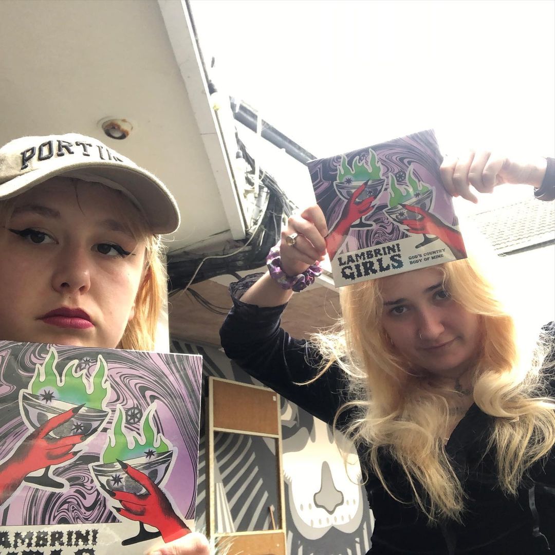 TELL UR MUM @Lambrini_Girls have released a 7” vinyl. Complete with 2 songs, Body Of Mine + Gods Country! lambrinigirls.lnk.to/BodyOfMine Red Vinyl available exclusively through bandcamp!