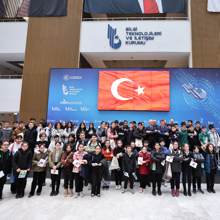 🎉 Safer Internet Day 2024 in Turkey Celebrated under the inspiring themes 'Together for a better internet' and 'Safe is beautiful,' organisations like Google, Meta, and TikTok led insightful workshops on internet safety. Check this out👉bit.ly/3Qx6w1x @guvenlinet