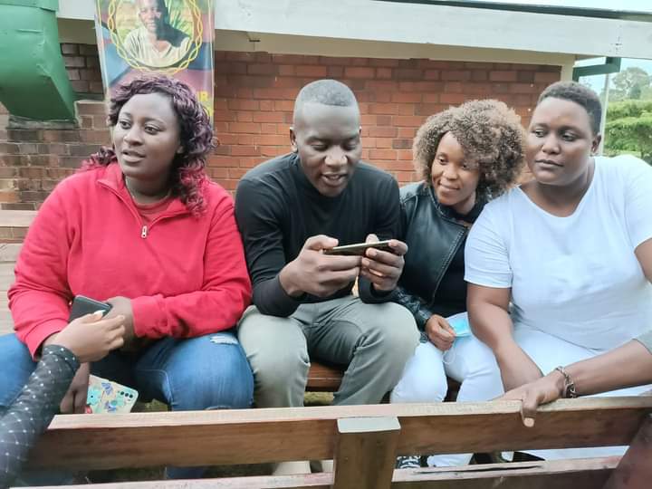 After sitting with these ladies jus 2 hours after being released from Harare central prison , @MakomboreroH whispered in my ears kuti mwana wamai ronga nditapudze . I bought him a bottle of Jameson and Indeed havi yedoro nenhomba zvakapera zvose . Long live my brother
