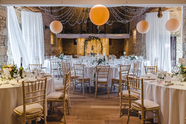 💙Venue of the Month 💙 In the heart of rural Gloucestershire lies the Great Tythe Barn. A truly quintessential English gem tucked away down a tree-lined driveway, making it a secluded and picturesque venue for all occasions. ow.ly/OlOJ50RhXSy @thegreattythebarn