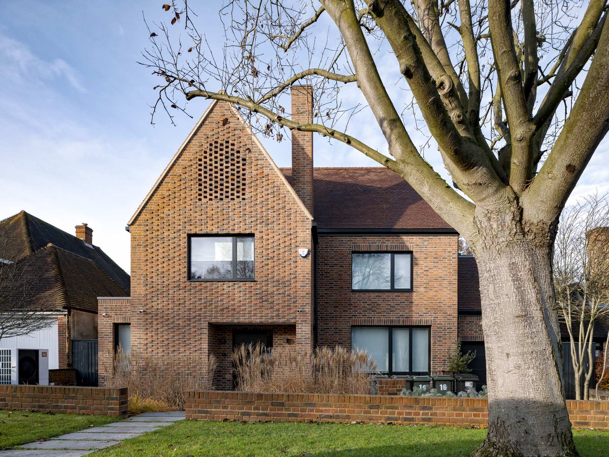 Pitched Perfect!

Read about design strategies for a #Passivhaus #selfbuild project in a #London #conservationarea, combining an #ArtsCrafts aesthetic with contemporary design.

bit.ly/PHTPitchedPass…

#PassiveHouse #HealthyHomes #EcoHome 

@rdauk @ecospheric @meadltd