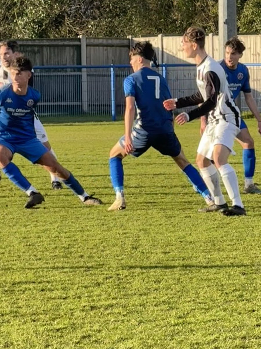 MATCHDAY LAST GAME UNDER THE LIGHTS ⚽️ Blues U23’s v @HaverhillRovers 🏆 @ThurlowNunnL First Division North 🏟️ Watson & Hillhouse Stadium, Victory Road, IP16 4DQ ⏰ 7.45pm kick off 🎫 Adults £5/Concessions (over 65’a) £3/Studenst (with ID) £2/U16’s FOC @Dougal1712