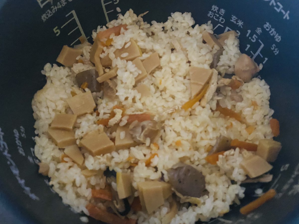 今日は炊き込みご飯🍚