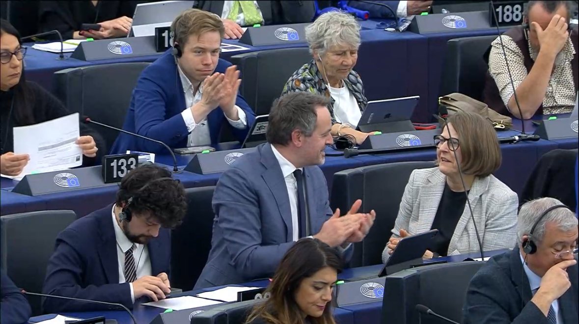 ADOPTED ☑️ Parliament widely endorsed the new rules on right to repair! @repasi The rules aim to reduce waste & bolster the repair sector by making it easier & more cost-effective to repair goods. Press conference 14.30 CEST 🎤 europa.eu/!B8M8qN