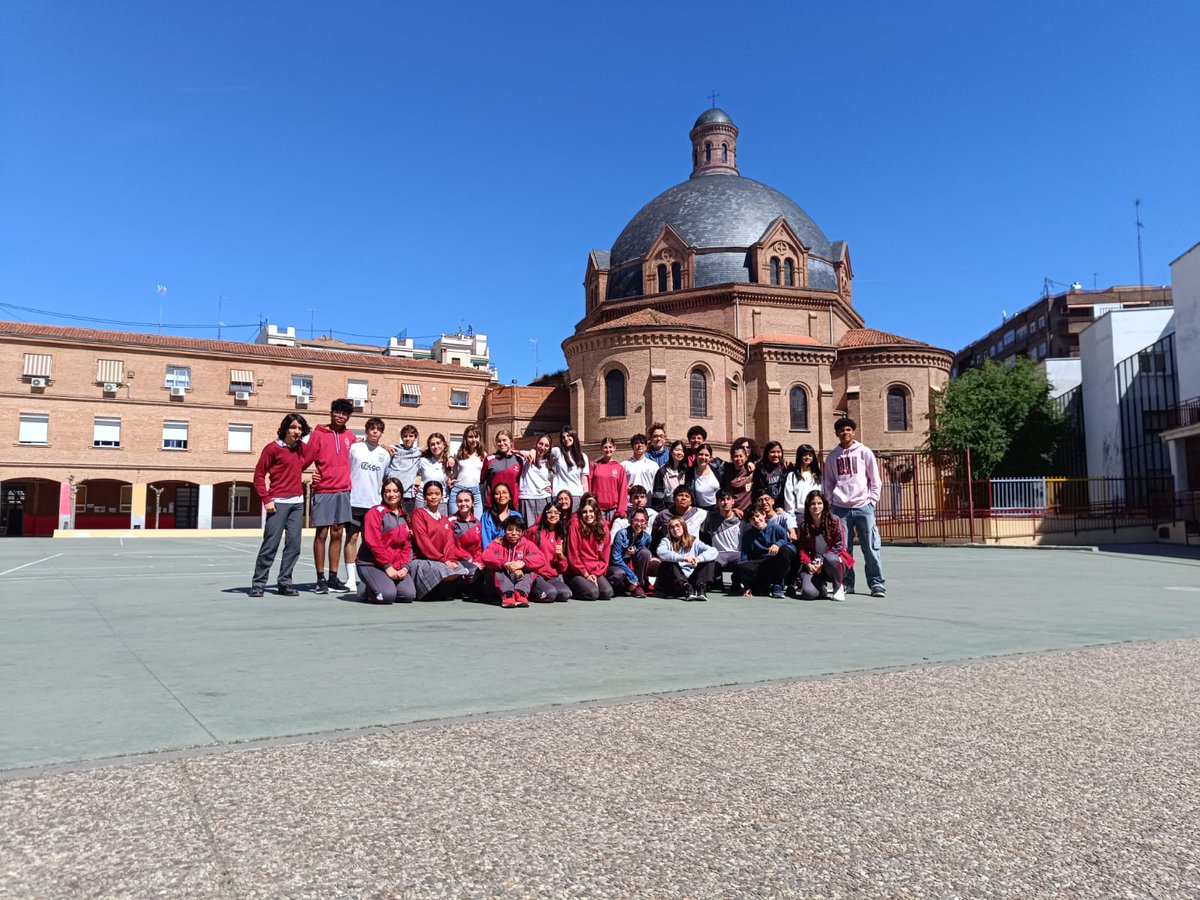 Esta semana están comenzando las movilidades grupales Erasmus de nuestro centro. 41 alumnos de 3º ESO, 4º ESO y 1º BACH se desplazarán a Francia, Grecia y República Checa para realizar proyectos financiados por #ErasmusPlus a través de @sepie_gob  . ¡Una experiencia inigualable!