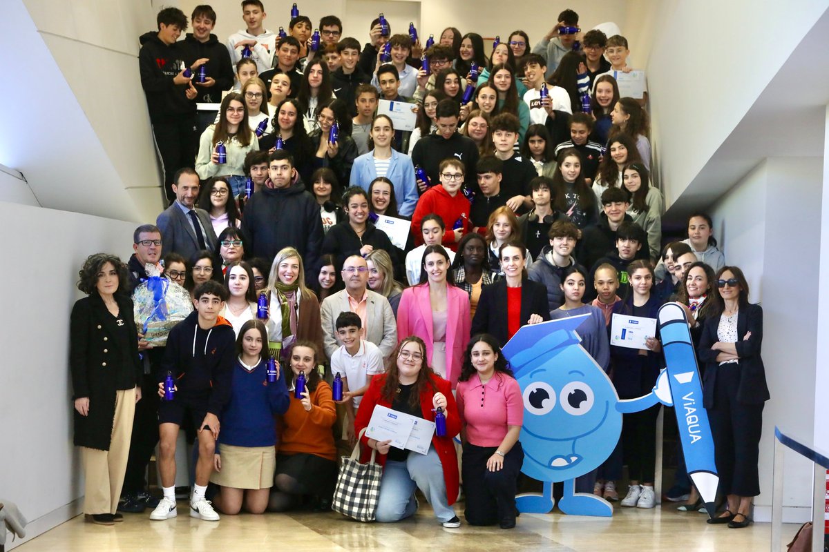 📘 💧 Entrega de premios dos 'Relatos de auga intelixente', coa participación do concelleiro Manuel César, que destacou a creatividade e o compromiso ambiental das obras deste certame literario de Viaqua